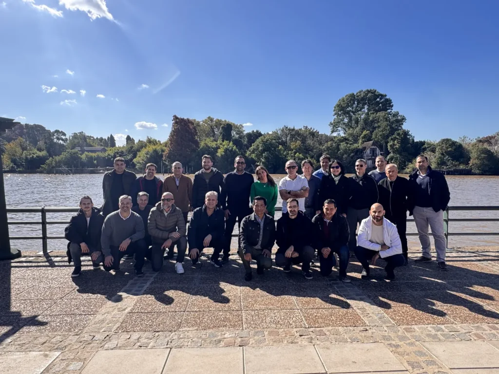 Asistentes de IA First – Experiencia Tigre junto al río, evento de HPE y Procom IT Solutions